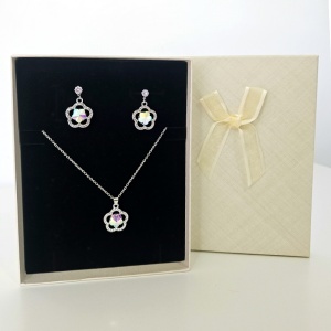 Set bijuterii dama Feeling Flower din inox cu colier si cercei, pandantiv floare cu cristale, in cutie eleganta - Img 3