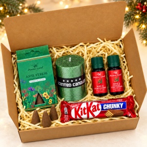 Set cadou Aroma Bliss, cu KitKat Chunky, lumanare, conuri Anti Stress si 2 uleiuri parfumate, Model Verde - Img 5