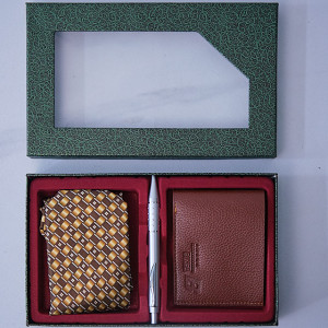 Set cadou pentru barbati, cutie cu portofel, cravata si pix 23.5x14.5 cm, Verde