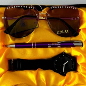Set cadou pentru femei MATTEO FERARI, cutie cu trei articole practice, ceas dama, ochelari de soare si pix 20.5x15cm, Violet/Negru