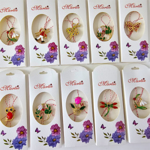 Set cu zece martisoare in tematica diferita, SpRing PIN Collection, cu imprimeu floral
