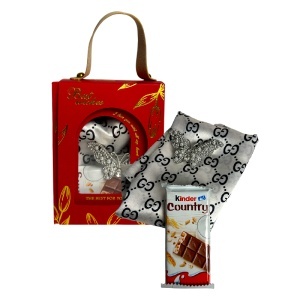 Set Martisor femei, esarfa satinata, brosa fluture, Kinder Country, gri - Img 5