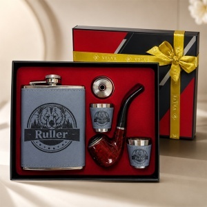 Set pentru barbati Ruler cu plosca, pipa, 2 pahare si palnie, in cutie eleganta - Img 3