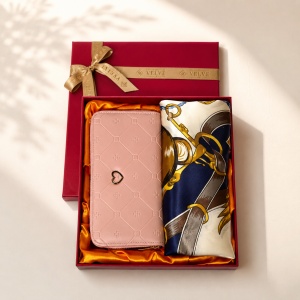 Set premium dama Romance Edition, cu portofel din piele eco roz si esarfa satinata, in cutie eleganta - Img 4