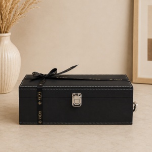 Set premium vin "Pentru cel mai bun Tata”, cutie din piele ecologica cu 4 accesorii de somelier si vin alb personalizat - Img 6