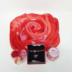 Set special, Womens's Day cu esarfa, martisor, lumanare parfumata si 3 trandafiri din sapun, rosu