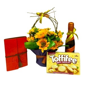 Set Sunflower Delight, cos floral, jurnal elegant, prosecco Mionetto si Toffifee