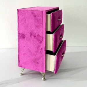 Suport bijuterii sub forma de mobilier, Dulap cu 3 sertare, Fucsia, 20x15cm