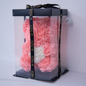 Ursulet floral 25cm, cu LED-uri luminoase, din trandafiri spuma roz pudrat cu inima rosie, in cutie cadou