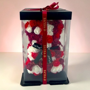 Ursulet floral Triple Color din trandafiri spuma cu LED, 25 cm, in cutie transparenta eleganta - Img 4