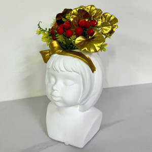 Vaza Girl, din material ceramic, cu aranjament floral artizanal, Alb/Auriu