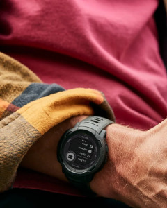 GARMIN INSTINCT 2 SOLAR Graphite Смарт часовник - Img 3