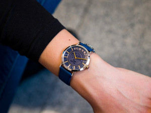 Versace VEK400121 - Women's Watch - Img 4