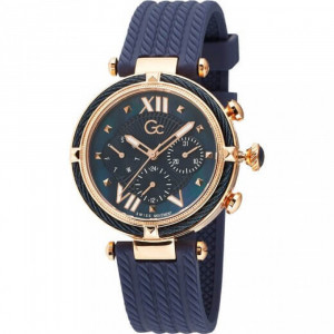 GUESS Y16005L7