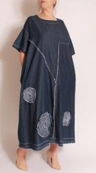 Rochie din Denim, cu insertii 3D, bust 142 cm.
