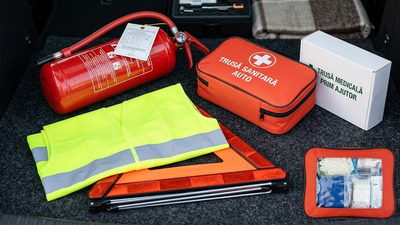 Ce conține un kit de siguranță auto omologat RAR?