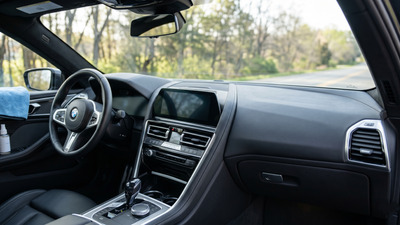 Curățarea bordului auto: Greșeli frecvente și soluții