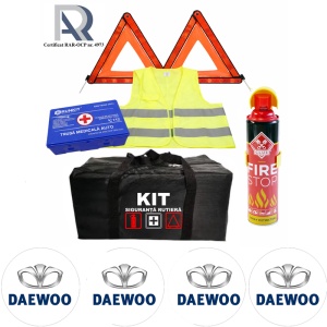 Kit Trusa siguranta rutiera auto, Omologat R.A.R, Valabilitate 5 ani, 1x Extinctor tip spray, 1x Trusa Medicala, 2x Triunghiuri,1x Geanta depozitare neagra, 4x Stickere auto Daewoo