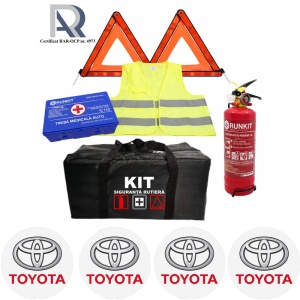 Kit Trusa siguranta rutiera auto, Omologat R.A.R, Valabilitate 5 ani, 1x Stingator cu manometru 1kg P1, 1x Trusa Medicala, 2x Triunghiuri,1x Geanta depozitare neagra, 4x Stickere auto Toyota