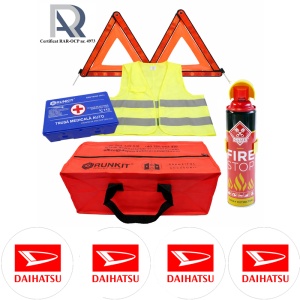 Kit Trusa siguranta rutiera auto, Omologat R.A.R, Valabilitate 5 ani, 1x Extinctor tip spray, 1x Trusa Medicala, 2x Triunghiuri,1x Geanta depozitare rosie, 4x Stickere auto Daihatsu