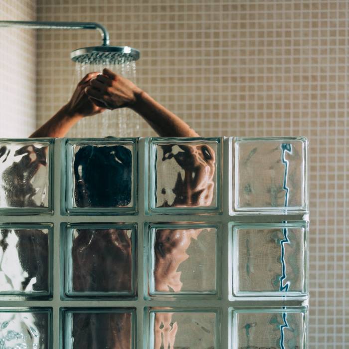 Cum alegi cabina de duș ideală: simplă, walk-in sau tradițională