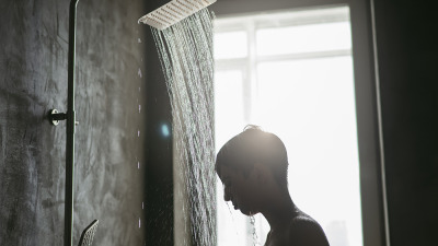 Dușul care te trezește la viață: Cum alegi o cabina de dus cu hidromasaj care transformă spălatul într-o experiență senzorială