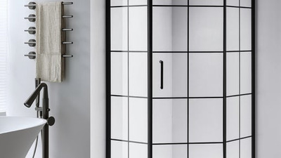 Cabine de duș negre – trend sau alegere practică pentru baie?