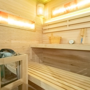 Sauna finlandeza cu temperatura inalta si soba Harvia 6kW pentru 4-5 persoane Lark 150 x 150 cm - Img 10