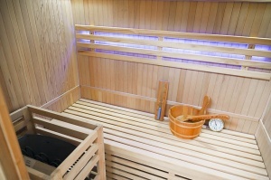 Sauna uscata finlandeza cu soba Harvia 2.3Kw MO-EN2, pereti izolati, 120 x 105 x 192 cm - Img 16