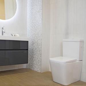 Set vas WC Fluminia, Paris, stativ, BTW, rimless cu rezervor si capac soft-close si easy off inclus - Img 5