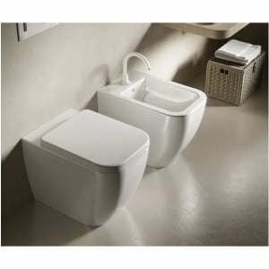 Set vas wc si bideu pe pardoseala Hatria Bianca Rimless BackToWall cu capac soft close - Img 1