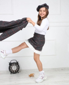 Compleu Maro Elegant, 4 Piese, Sacou, Bluza, Fustita si Bascuta, Pentru Fete