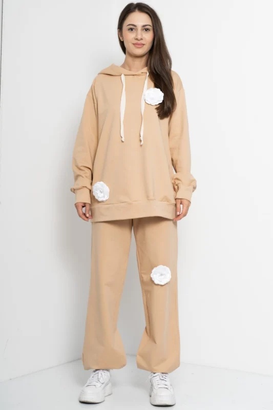Trening dama COZY CUSTOM Oversize WKND bej cu 3 trandafiri albi -Slim