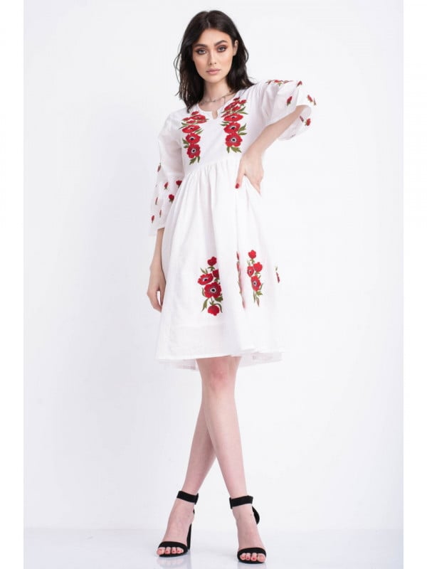 Rochie tip ie traditionala din bumbac alb cu model brodat rosu