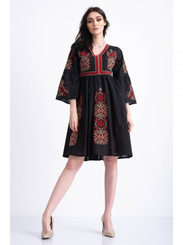 Rochie tip ie traditionala din bumbac negru cu model brodat