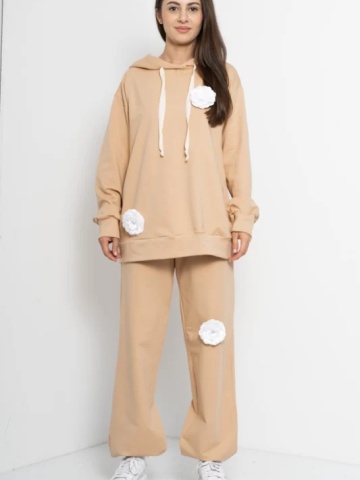Trening dama COZY CUSTOM Oversize WKND bej cu 3 trandafiri albi -Slim - Img 1
