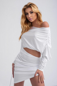 Rochie scurta alba cu aspect drapat pentru dama