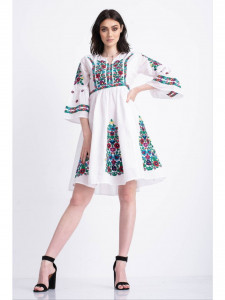 Rochie tip ie traditionala din bumbac alb cu model brodat multicolor - Img 3