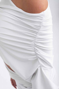 Rochie lunga alba cu aspect drapat pentru dama - Img 8