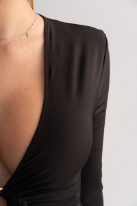 Rochie neagra cu drapaje si inel auriu pentru dama - Img 6