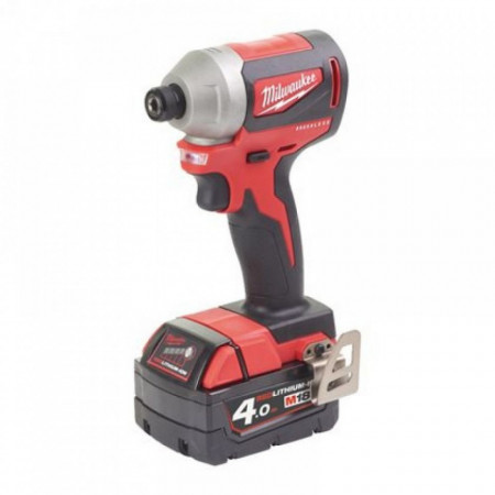 MILWAUKEE Masina de insurubat cu impact cu acumulator M18CBLID-402C