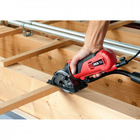 SKIL 5360 GA Fierastrau compact pentru materiale diverse, 600W, cu accesorii si geanta de transport