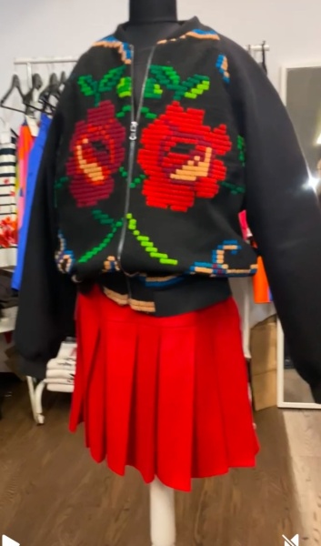 JACHETĂ RĂDĂCINI