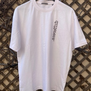Tricou different. - Img 4