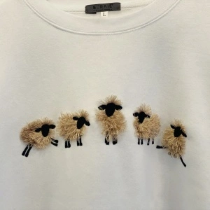 Tricou cu oițe