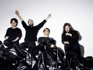 SUUNS - Hold Still - Img 2