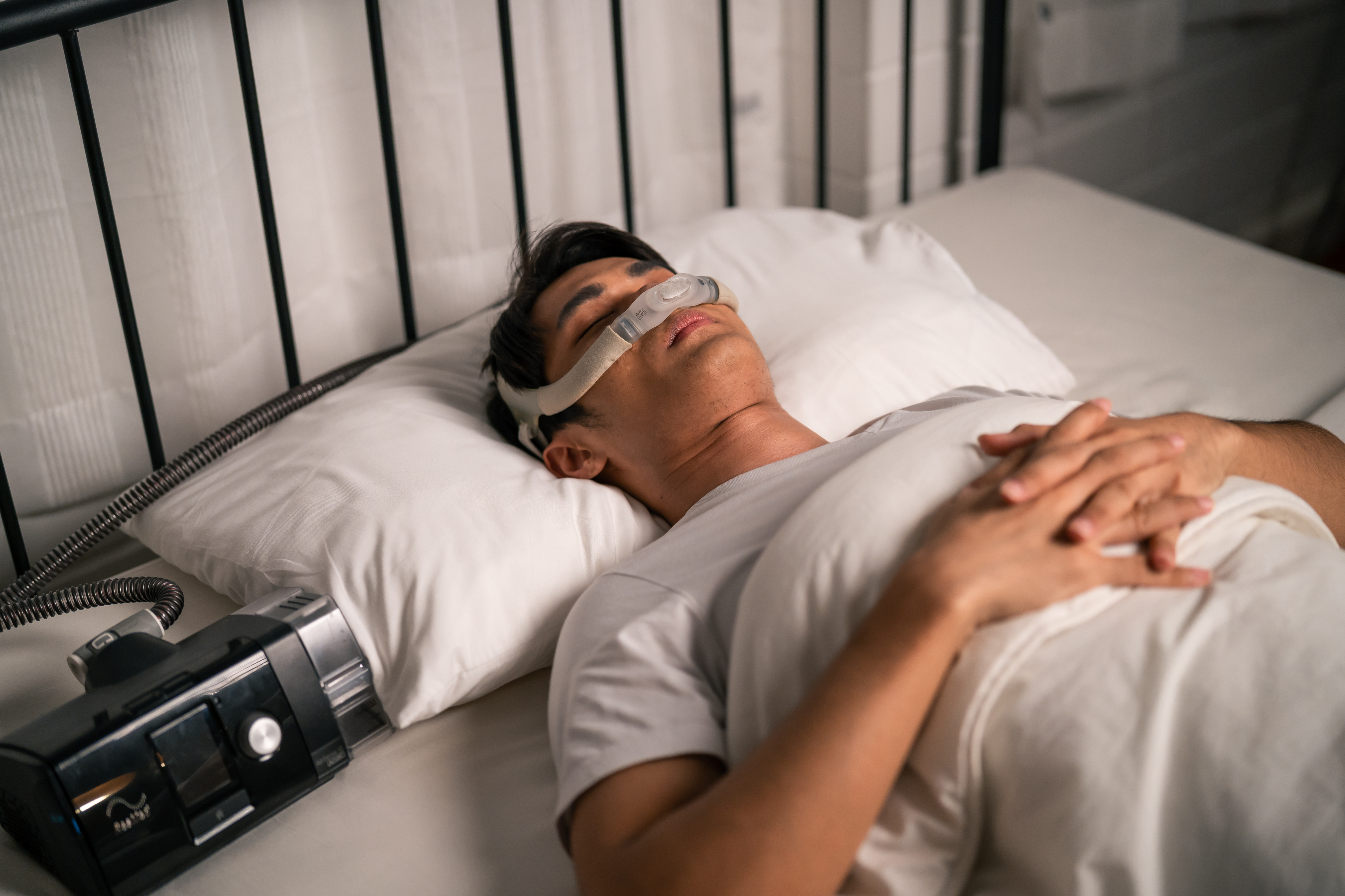 Cum funcționează oxigenoterapia la domiciliu: ce face terapia, ce nu face și cum e monitorizată