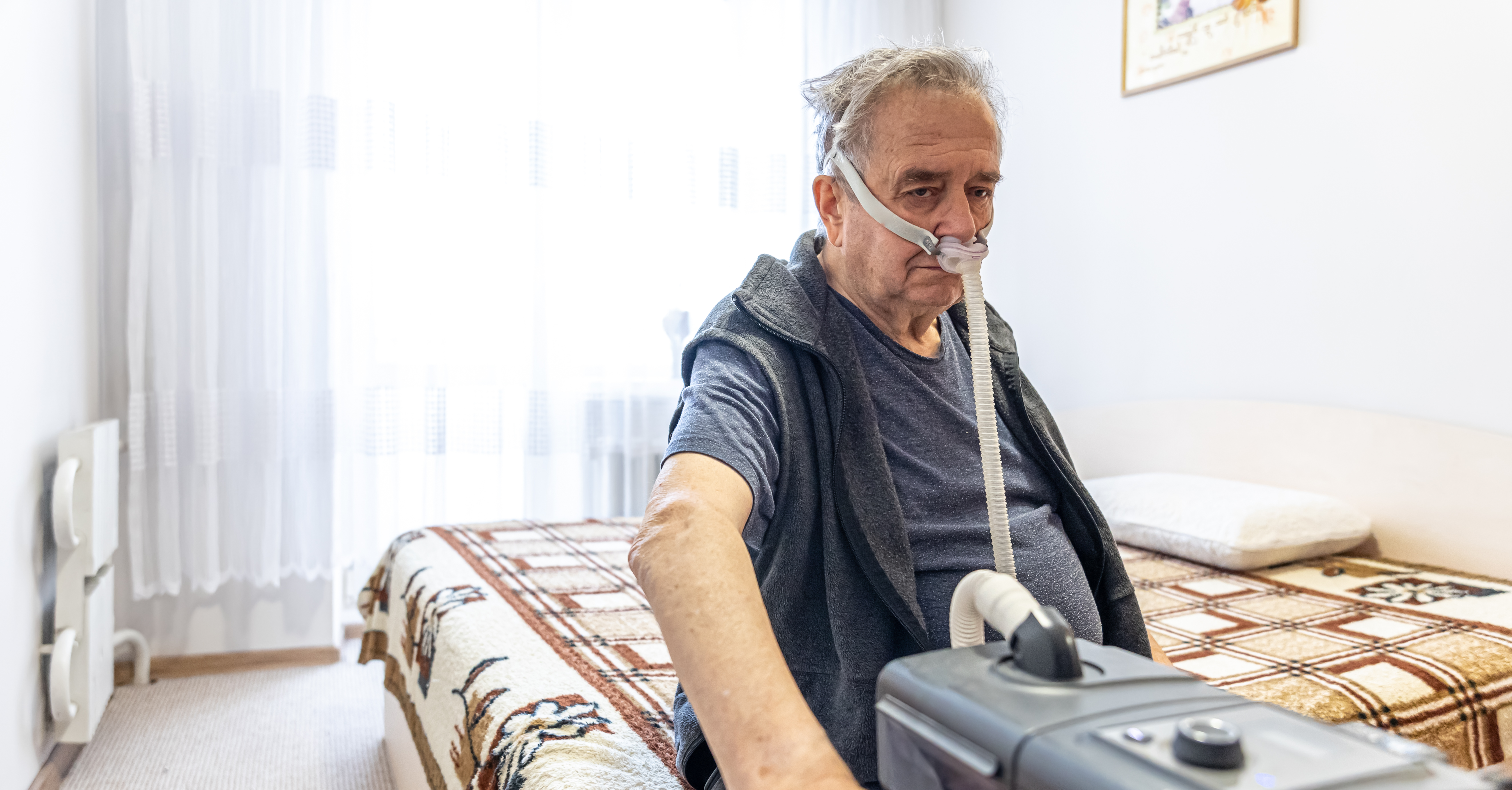 Cât de des se schimbă filtrul, furtunul și perna măștii la un aparat CPAP