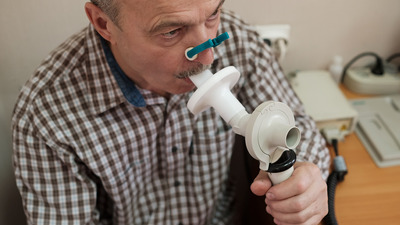 Cum se citeste o spirometrie: ce inseamna valorile din buletin si ce nu spune testul