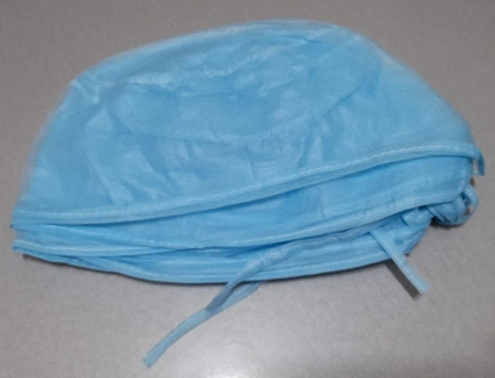 boneta-blue-se-leaga-la-spate